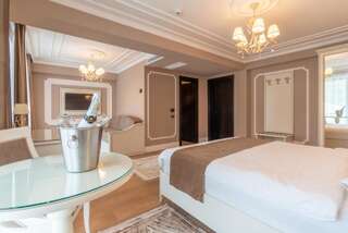 Отель Hotel Gabriela Вишеу-де-Сус Двухместный номер с двуспальной кроватью и дополнительной кроватью-13